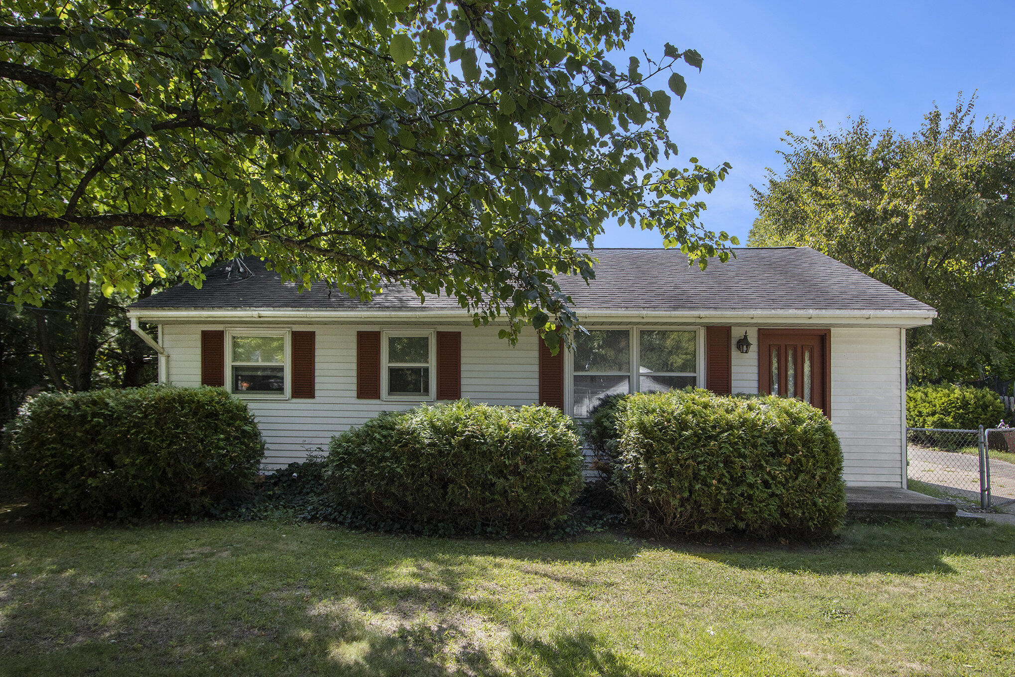 Portage, Michigan 49024, United States, 3 Bedrooms Bedrooms, ,4 BathroomsBathrooms,Residential,Active,207302