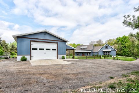 2263 136th Avenue Dorr MI 49323
