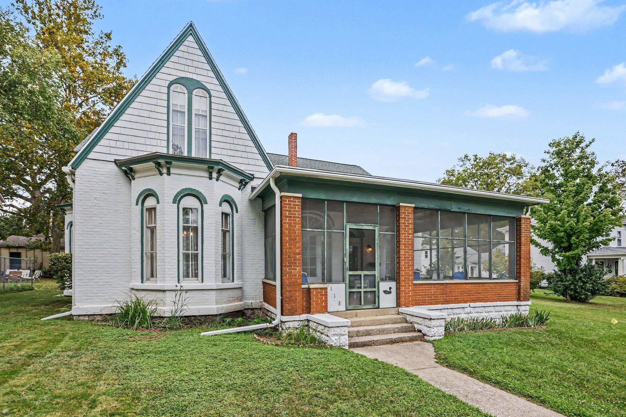 118 W Front Street