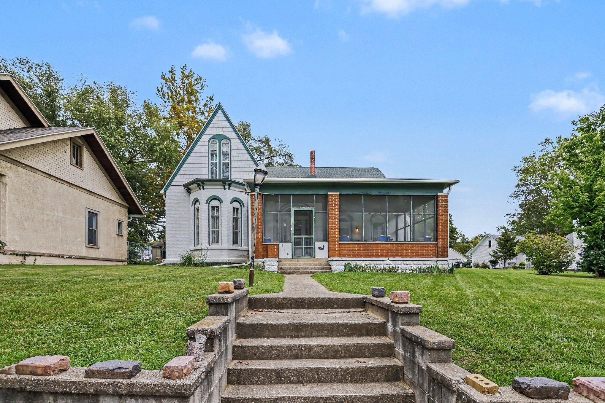 118 W Front Street