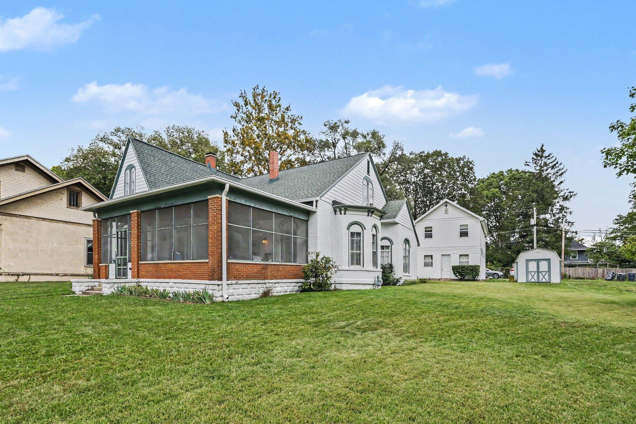 118 W Front Street