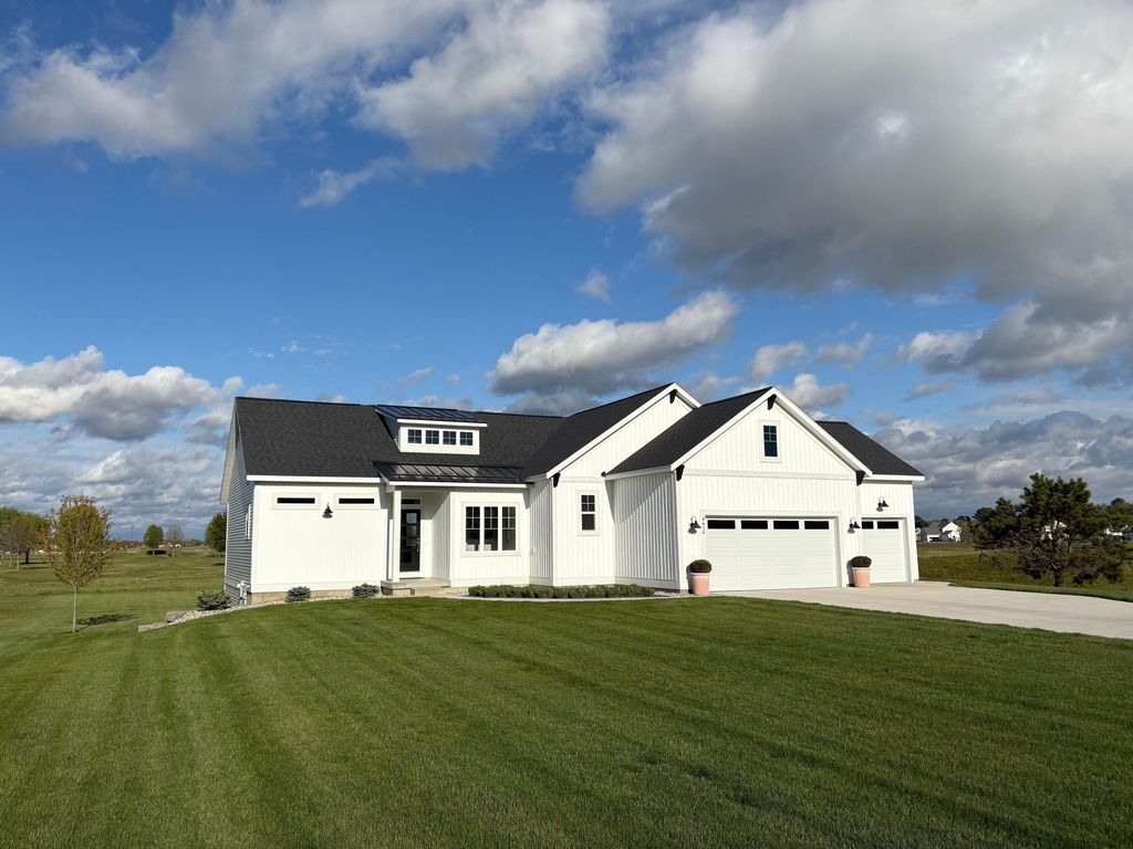 Photo of 4616 Harkemas Creek Drive, Holland, MI 49424 (MLS # 26024391)
