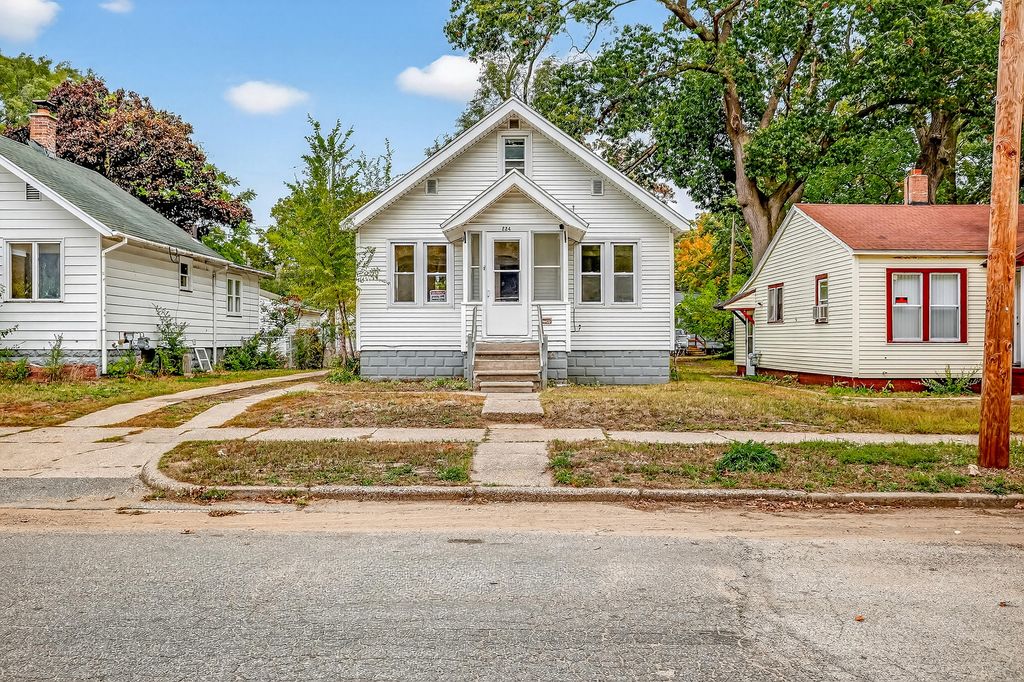 Photo of 224 E Lincoln Avenue, Muskegon, MI 49444 (MLS # 25052715)