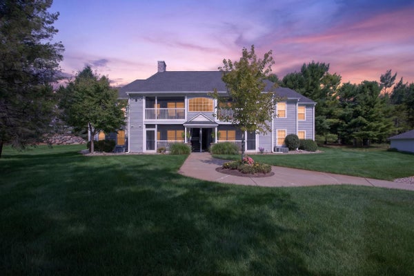 718 W BARRINGTON CIR, JACKSON, MI 49203 - Image 52e5c5e02ea1e5d4b1b212818563ea0d/1289747114
