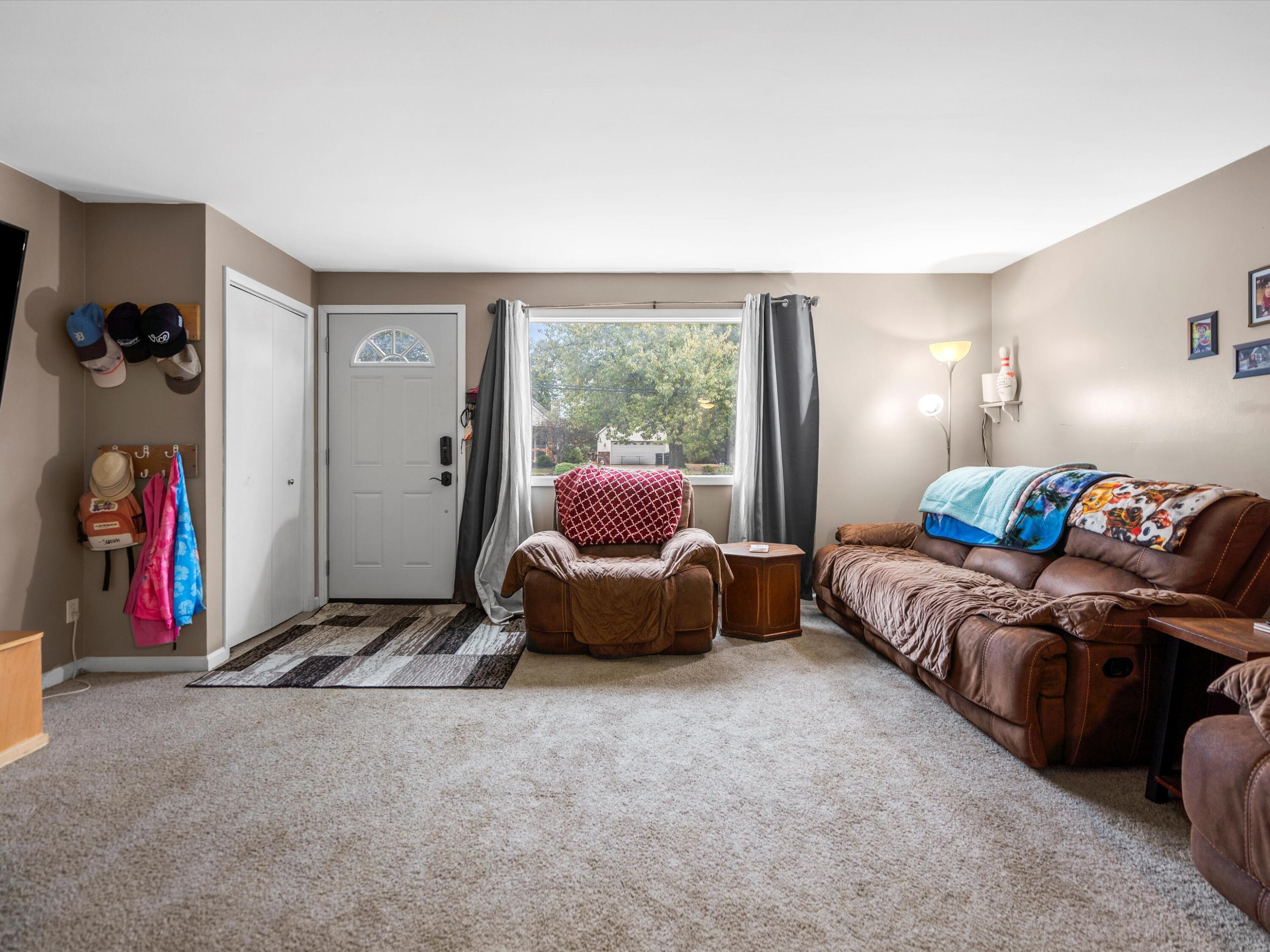 449 Joslyn Road