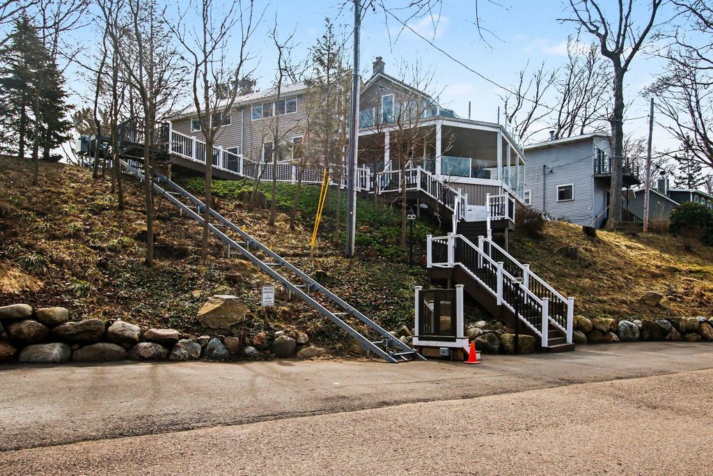 Photo of 26 Edwards Avenue, Grand Haven, MI 49417 (MLS # 26011392)