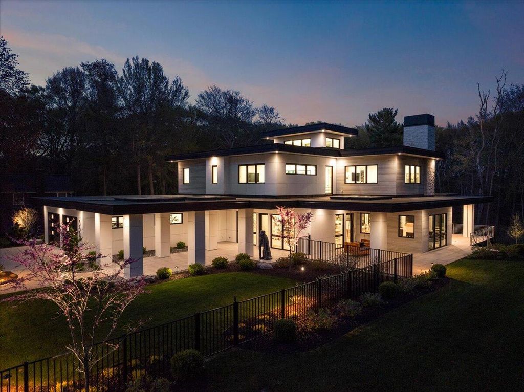 Photo of 329 N Lakeshore Drive, Holland, MI 49424 (MLS # 25022183)
