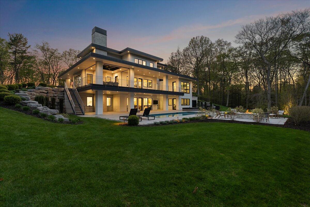 329 N Lakeshore Drive