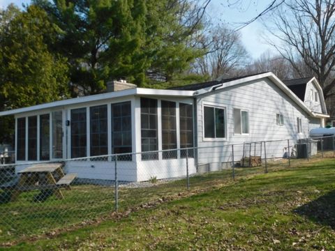 Photo of 124 Peterson Drive, Gobles, MI 49055 (MLS # 26012056)