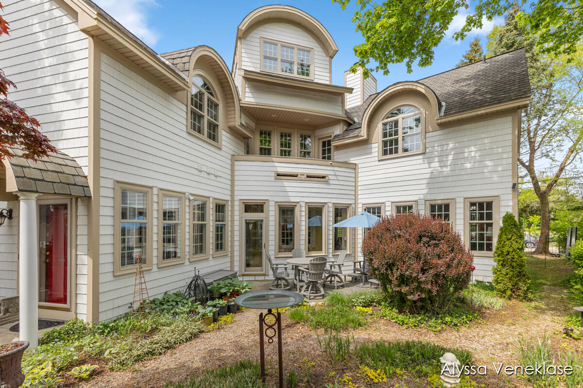 404 N Shore Drive