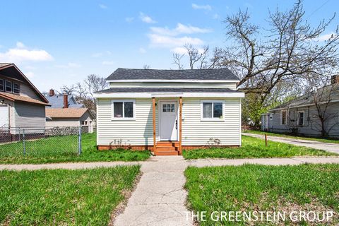 Photo of 1388 7th Street, Muskegon, MI 49441 (MLS # 26016786)