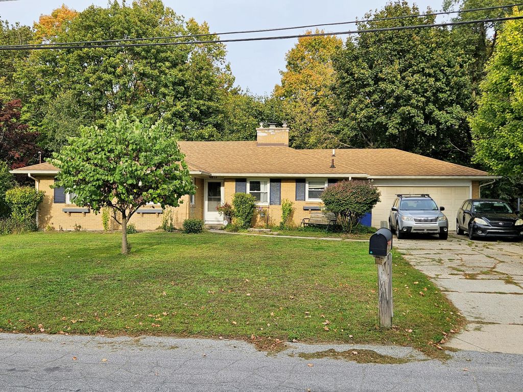 Photo of 1639 Millbank Street SE, Grand Rapids, MI 49508 (MLS # 25053862)