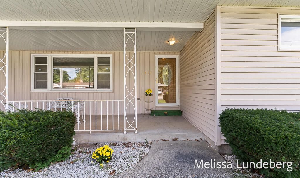 Photo of 1427 Francis Avenue, Muskegon, MI 49442 (MLS # 25052311)