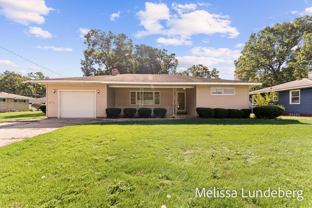 Photo of 1427 Francis Avenue, Muskegon, MI 49442 (MLS # 25052311)