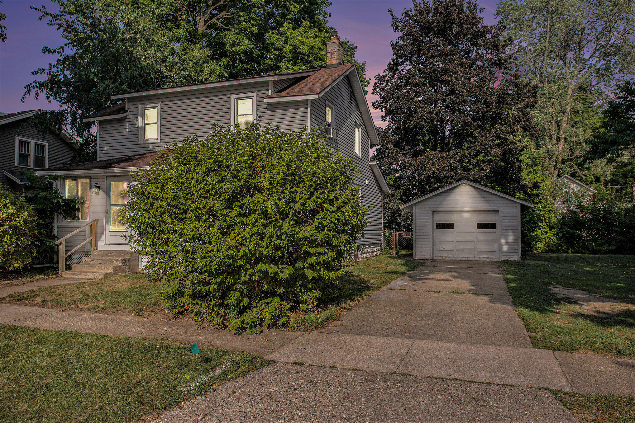 906 Seventh Street