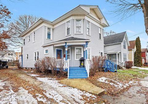Photo of 88 Greenbush Street, Manistee, MI 49660 (MLS # 25062881)