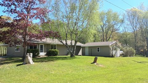 Photo of 6816 W Victory Drive, Ludington, MI 49431 (MLS # 26023839)