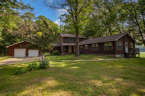 5774 N Wayne Avenue Pentwater MI 49449