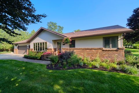 Photo of 938 18th Street, Manistee, MI 49660 (MLS # 25059925)