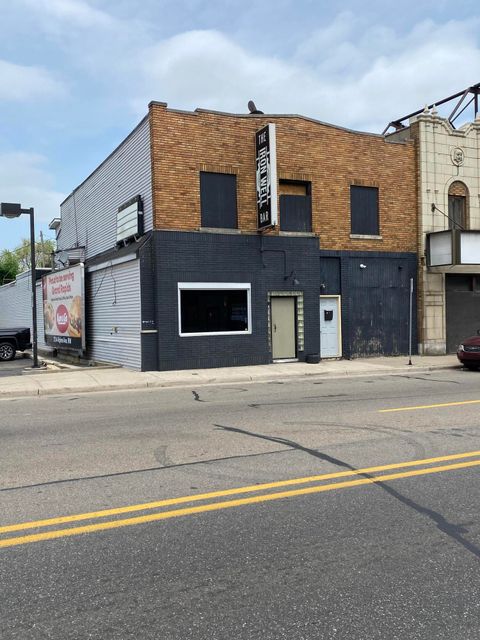 741 LEONARD Street NW Grand Rapids MI 49504