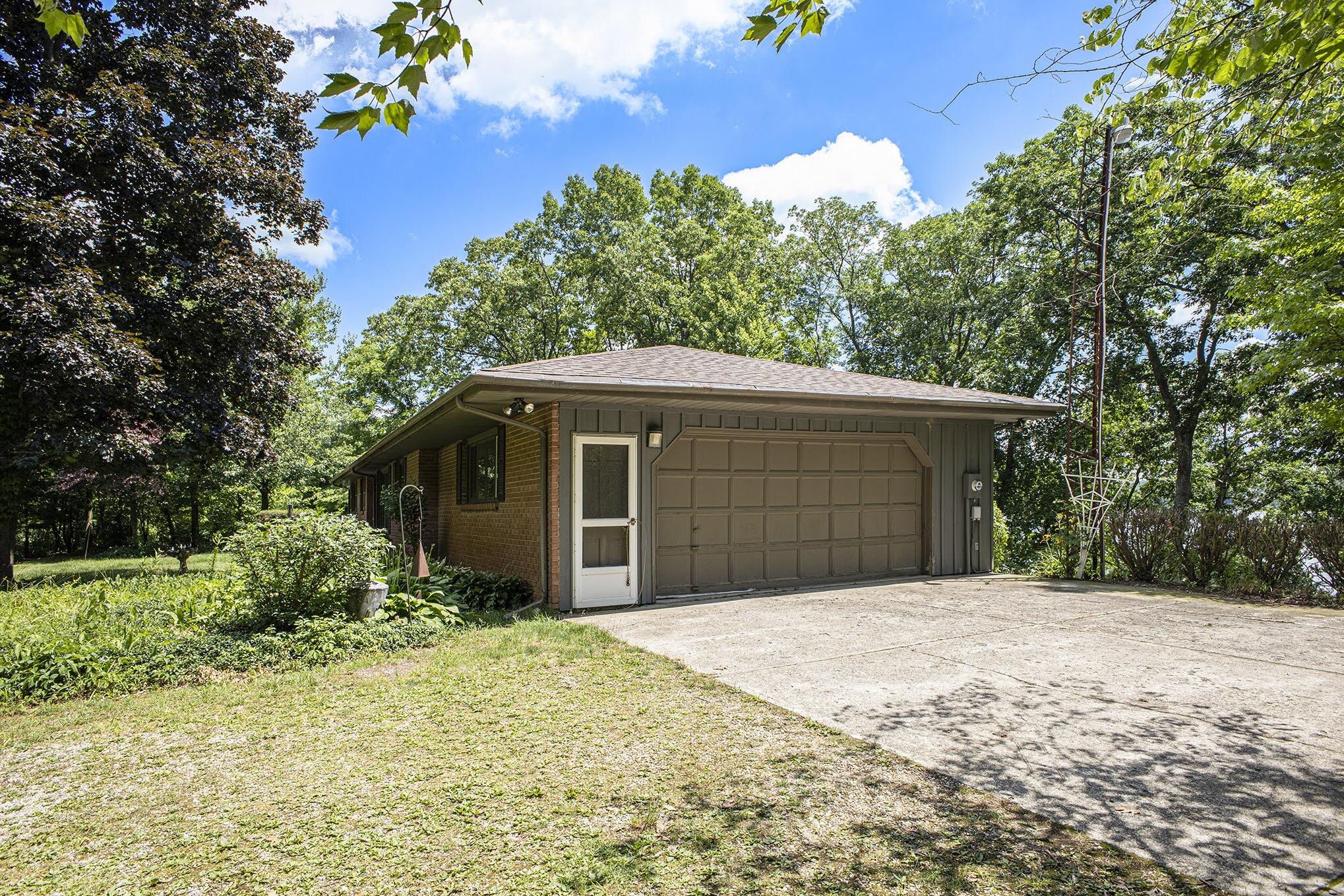 55835 Davis Lane