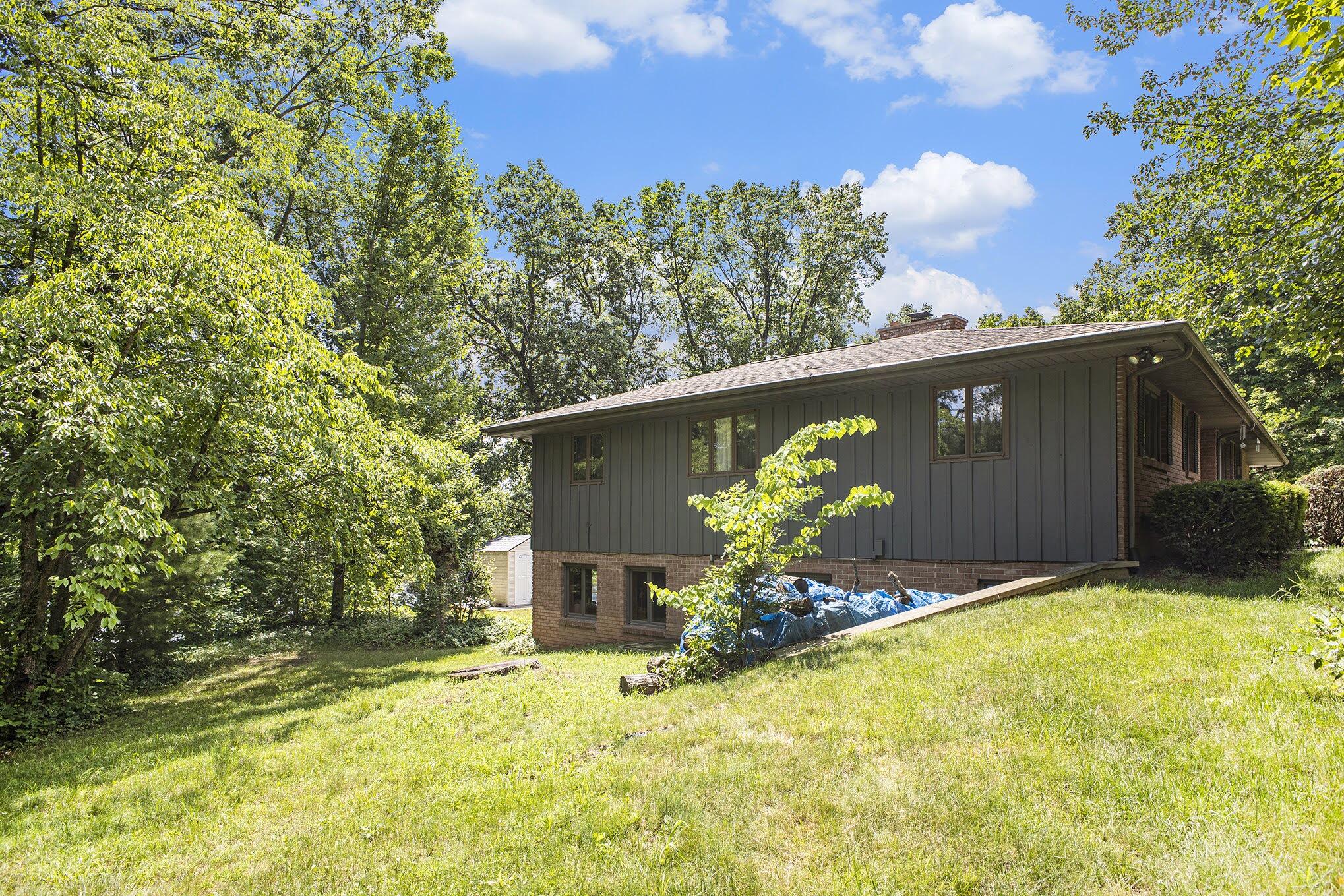55835 Davis Lane