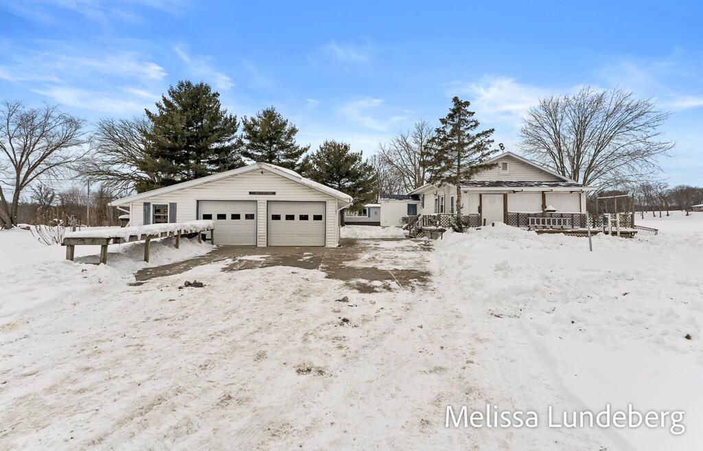 Photo of 11601 Van Lopik Avenue, Grand Haven, MI 49417 (MLS # 26004386)
