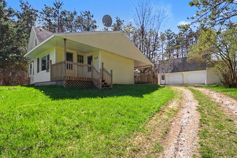 Photo of 2405 100th Avenue, Evart, MI 49631 (MLS # 26017444)