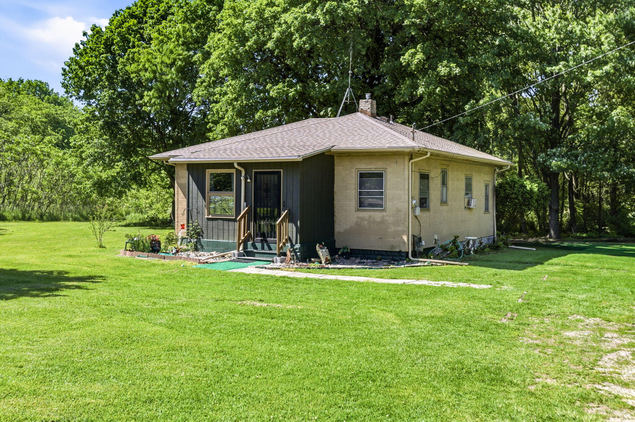 1356 Pipestone Road