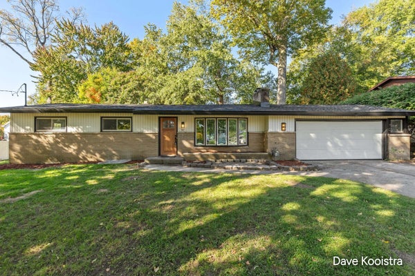 1575 MULLINS AVE NW, GRAND RAPIDS, MI 49534 - Image 543693d3de8a56dd67e2c32c25014b87/3015322341