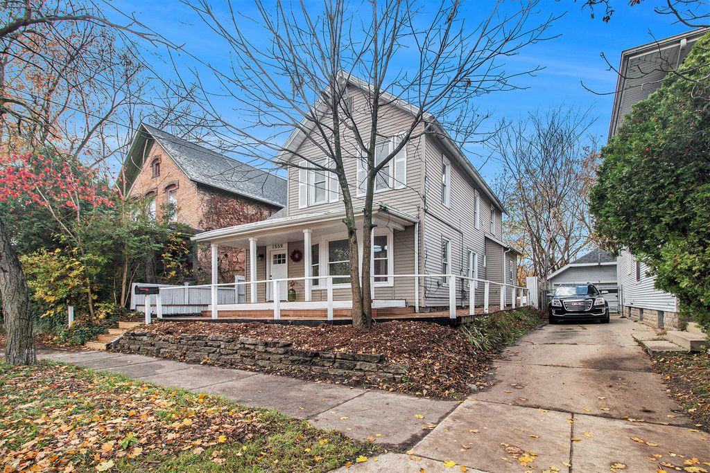 Photo of 1559 Coit Avenue NE, Grand Rapids, MI 49505 (MLS # 23144027)