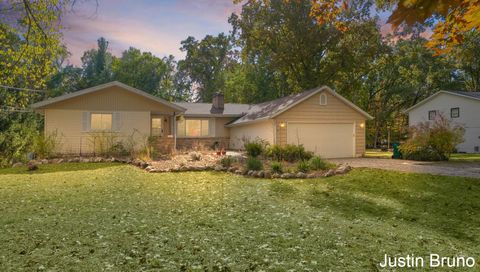 Photo of 4301 White Lake Drive, Whitehall, MI 49461 (MLS # 25054822)