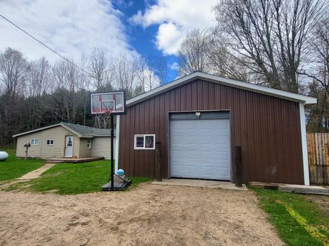 Photo of 12496 Big Four Road, Bear Lake, MI 49614 (MLS # 26019575)