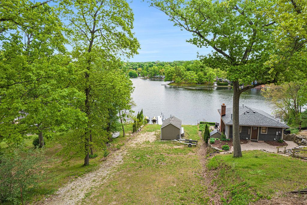 Photo of 0 westshore Drive, Pinckney, MI 48169 (MLS # 26005514)