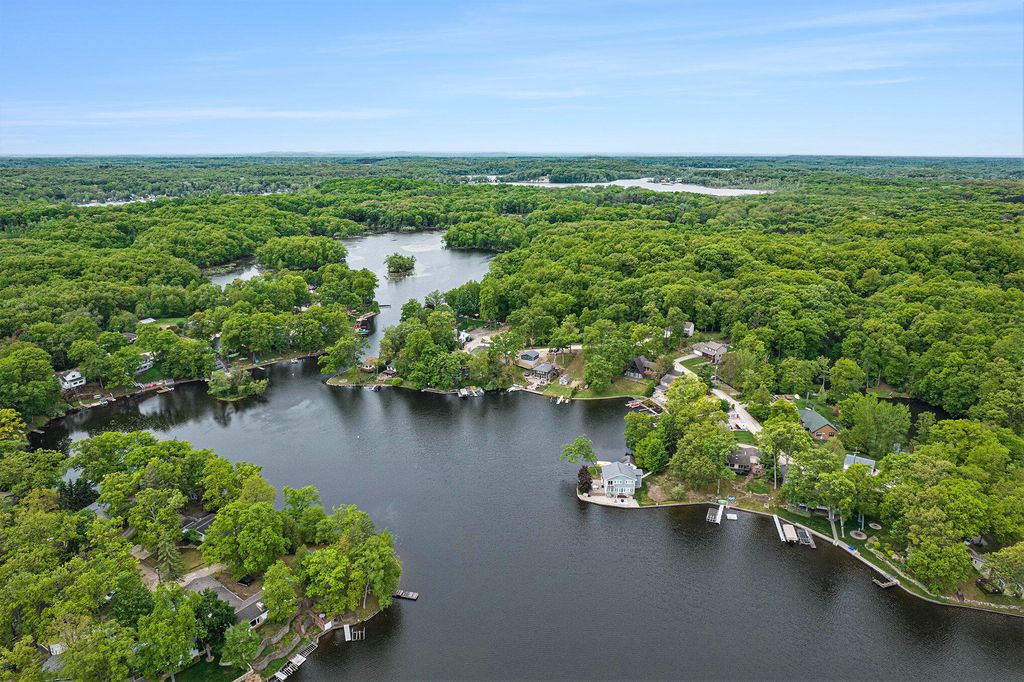 Photo of 0 westshore Drive, Pinckney, MI 48169 (MLS # 26005514)