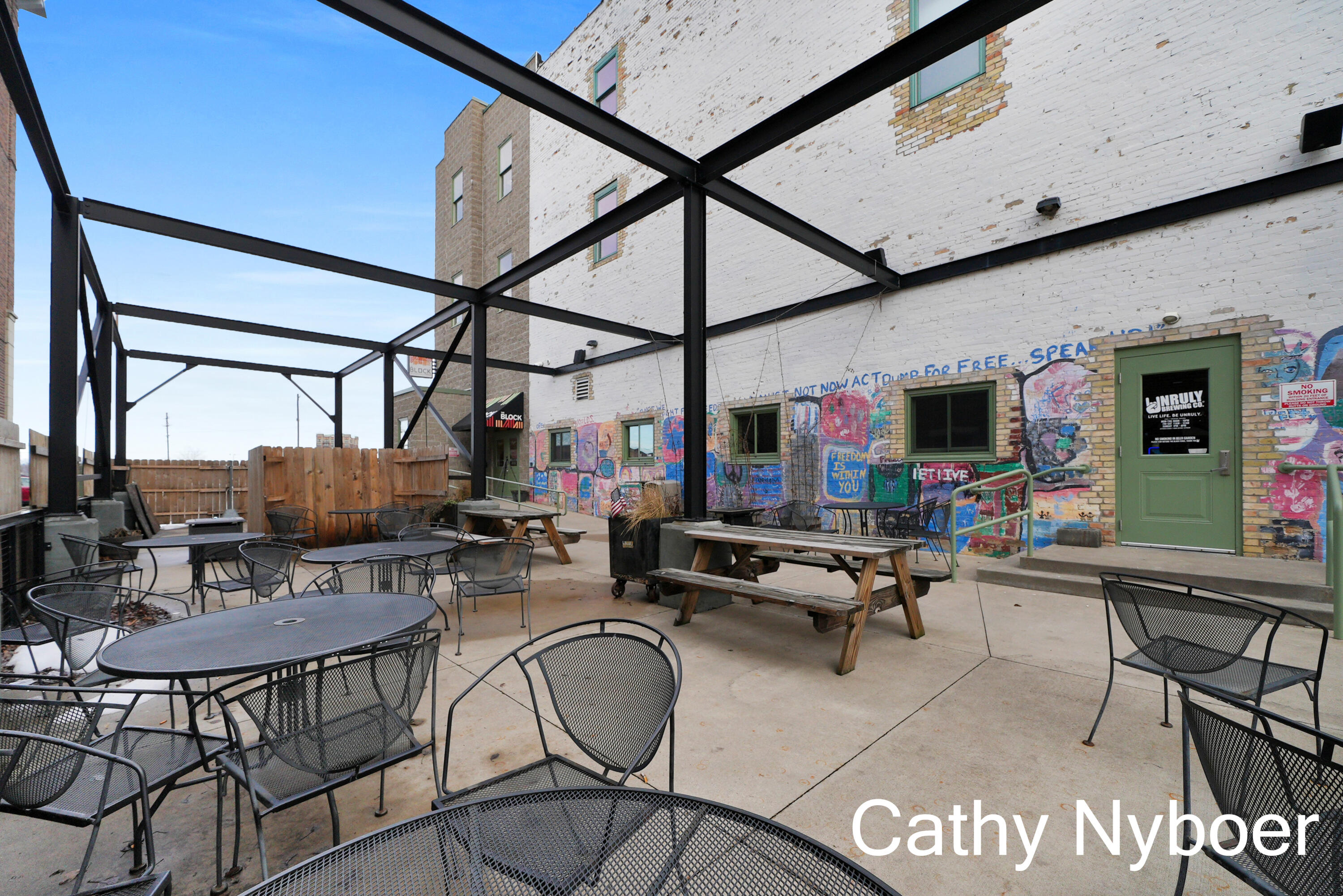 360 W Western Avenue