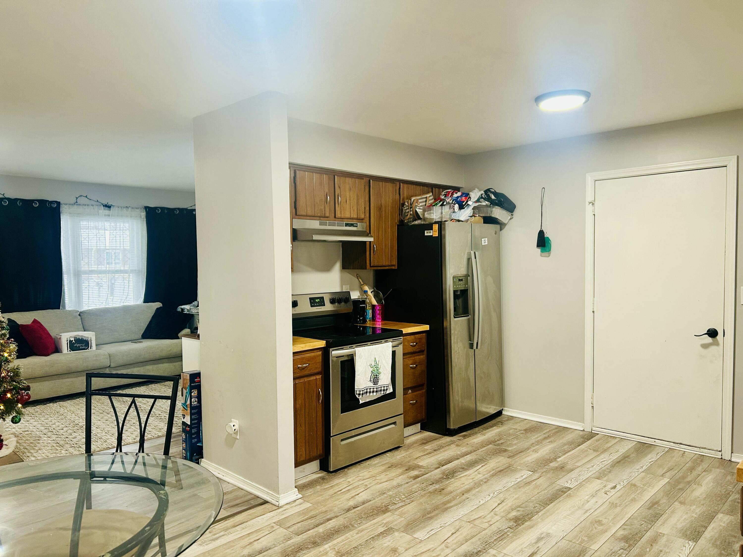 1012 N Greenlawn Drive