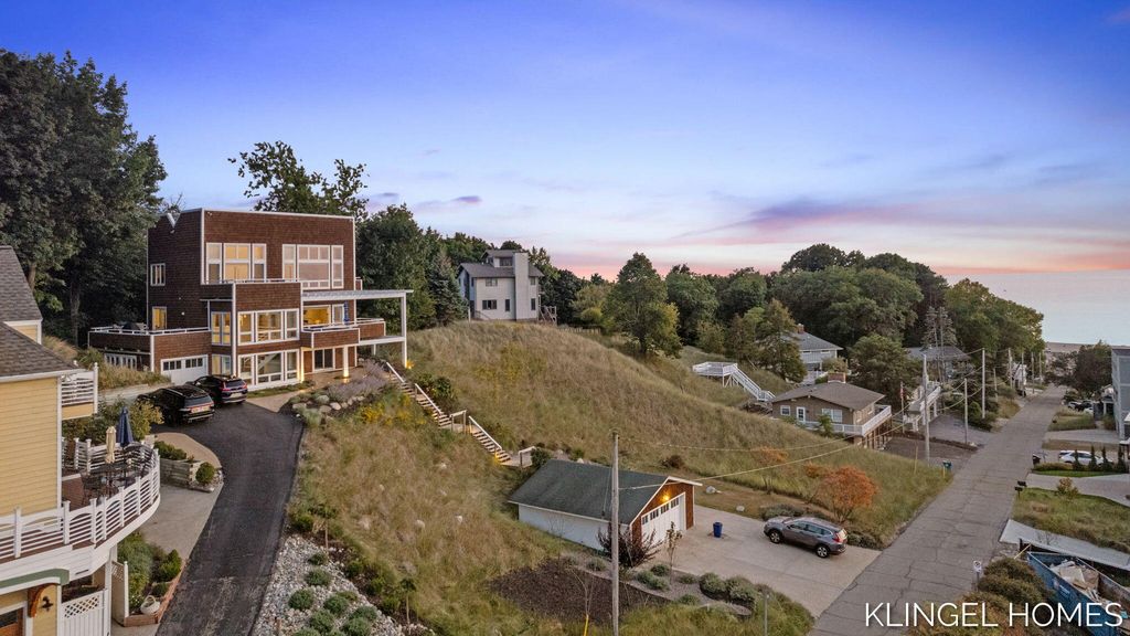 Photo of 140 Prospect Street, Grand Haven, MI 49417 (MLS # 26013284)