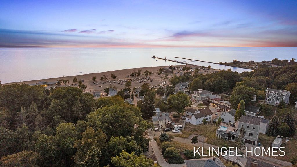 Photo of 140 Prospect Street, Grand Haven, MI 49417 (MLS # 26013284)