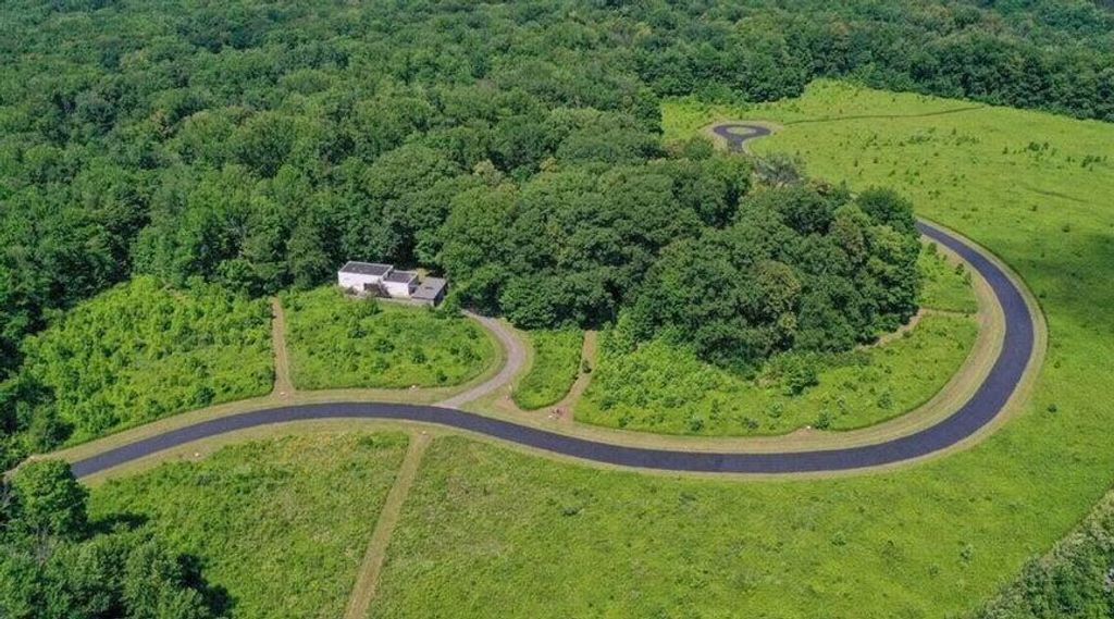 Photo of 6869 N Nature Lane, La Porte, IN 46350 (MLS # 26005384)