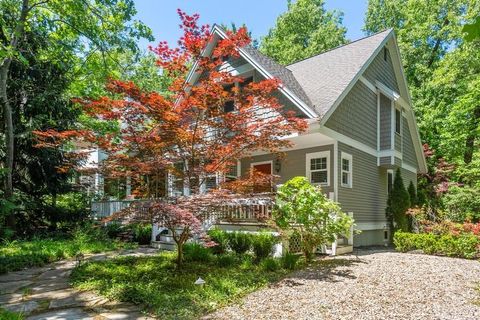 Photo of 18590 Forest Beach Drive, New Buffalo, MI 49117 (MLS # 26010984)