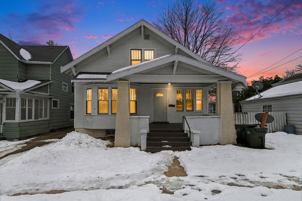 Photo of 115 E Isabella Avenue, Muskegon, MI 49442 (MLS # 25062402)