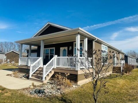 MLS: 25016007