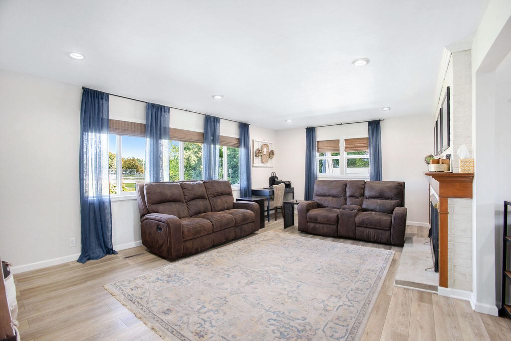 Photo of 17 E 39th Street, Holland, MI 49423 (MLS # 25052990)