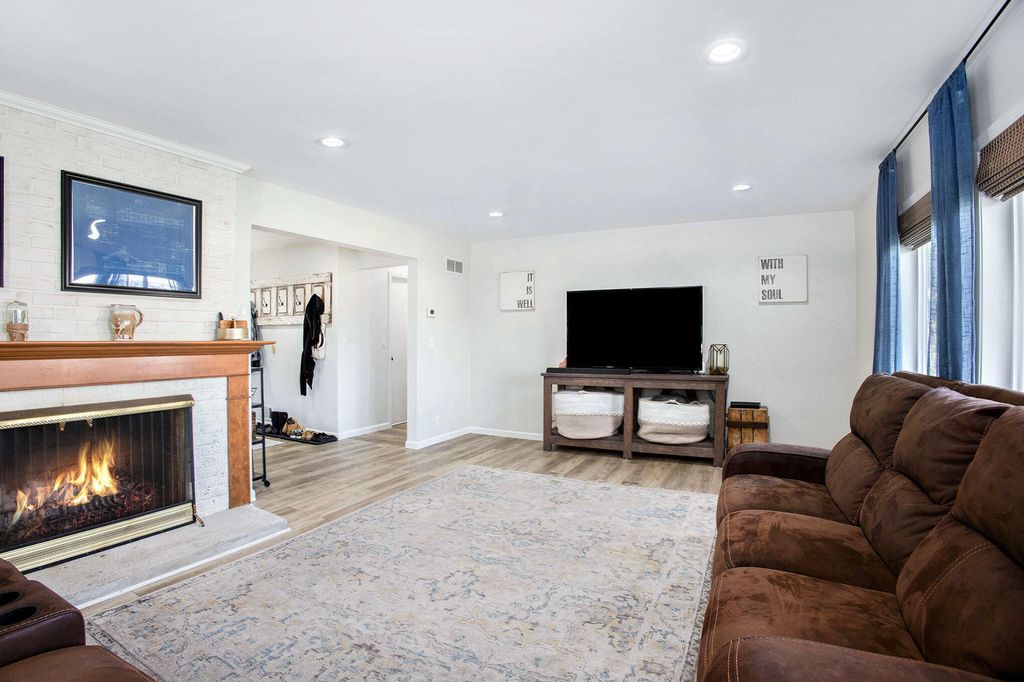 Photo of 17 E 39th Street, Holland, MI 49423 (MLS # 25052990)