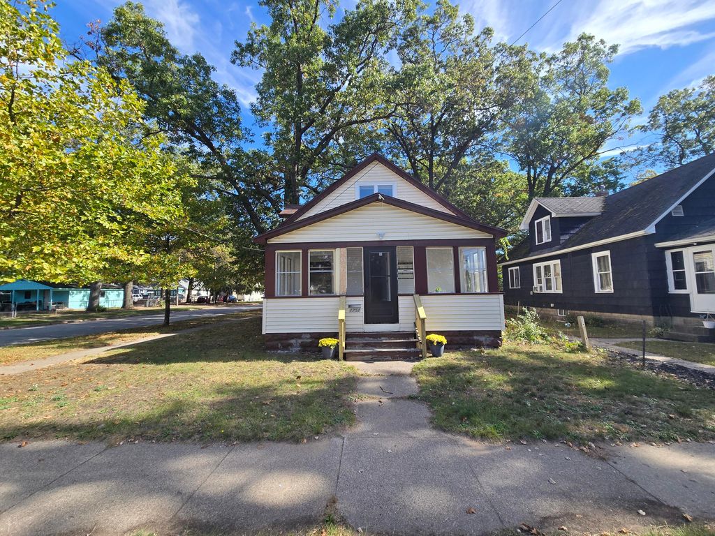 Photo of 1752 Wood Street, Muskegon, MI 49442 (MLS # 25055296)