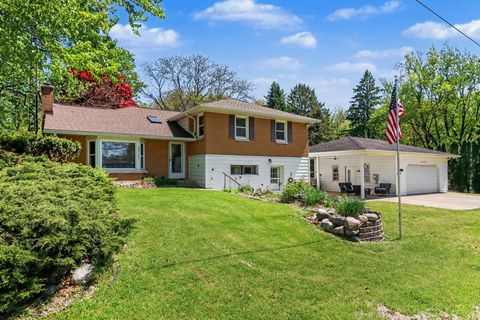Photo of 69193 Center Street, Paw Paw, MI 49079 (MLS # 26021110)