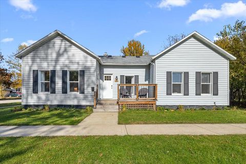 101 Sycamore Street E Three Oaks MI 49128