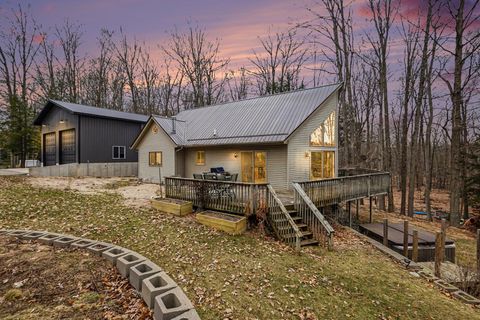 Photo of 8906 E Spring Hill, Hesperia, MI 49421 (MLS # 26015378)