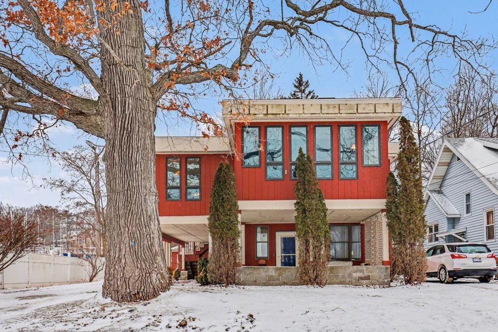 Photo of 3135 Lakeshore Drive, Muskegon, MI 49441 (MLS # 26010586)